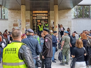 Протест студената медицине у Нишу након дописа да напусте просторије факултета