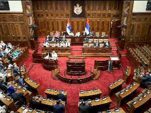 Посланици наставили расправу о 46 тачака међу којима су медијски закони и Алиментациони фонд