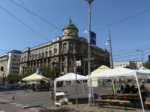 Десети дан протеста "Факултети на раскрсници" испред Владе; "Студенти 2.0" и даље код Скупштине