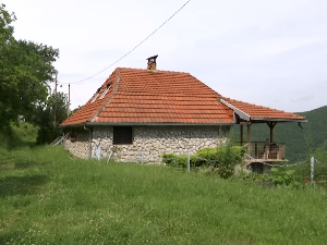 Продаја јефтиних сеоских домаћинстава и викендица