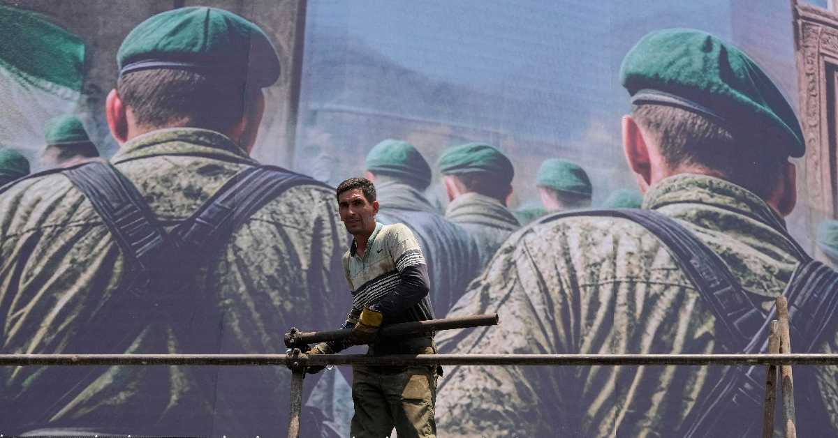Техерански "андерграунд", или шта се дешава у Ирану док падају бомбе Техерански "андерграунд", или шта се дешава у Ирану док падају бомбе