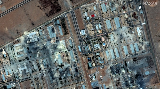 Напади на аеродроме у Ирану, уништени ловци Ф-15 и Ф-5; Хамнеи: Озбиљне грешке ционистичког режима