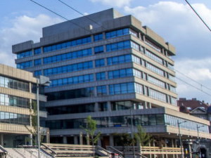 У току саслушање 30 осумњичених за напад на полицајце и насилничко понашање 28. јуна, двојица признала кривицу