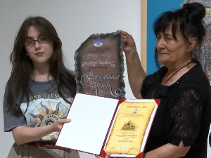 У Грачаници додељене награде истакнутим уметницима У Грачаници додељене награде истакнутим уметницима