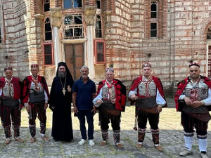 Мел Гибсон за Видовдан у Светој српској царској лаври на Хиландару Мел Гибсон за Видовдан у Светој српској царској лаври на Хиландару