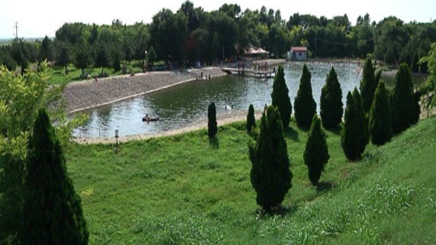 На три воде: Јутарњи програм из три студија На три воде: Јутарњи програм из три студија