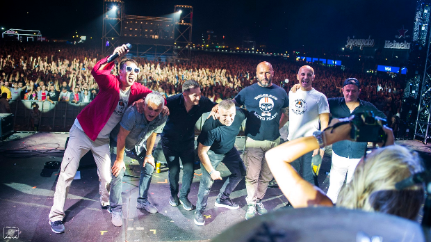 Концерти на 202: Franz Ferdinand, Невладина организација Владе Дивљана, Прљави инспектор Блажа и кљунови (Моћ музике / Марина Пешић) Концерти на 202: Franz Ferdinand, Невладина организација Владе Дивљана, Прљави инспектор Блажа и кљунови