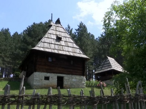 Јутарњи програм из три студија