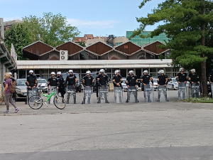 Испити на Новосадском сајму уз кордон полиције