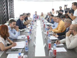 Одржан састанак дела опозиције и невладиних организација на позив НПС