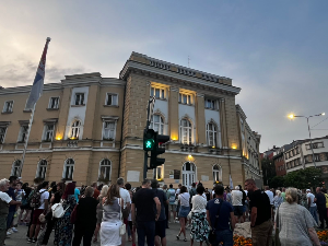 Протест у Новом Саду у близини стана градоначелника Мићина, окупљања и у Ужицу, Шапцу