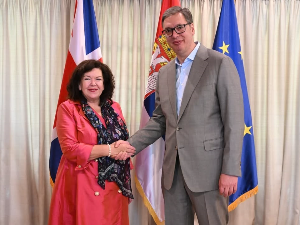 Председник Вучић и Карен Пирс разговарали о дијалогу Београда и Приштине