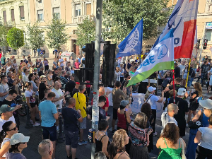 Блокада Авијатичарског трга у Земуну