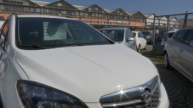 Sve više polovnjaka, sve veće zagađenje – rast uvoza starih vozila uvećava i cene i zabrinutost