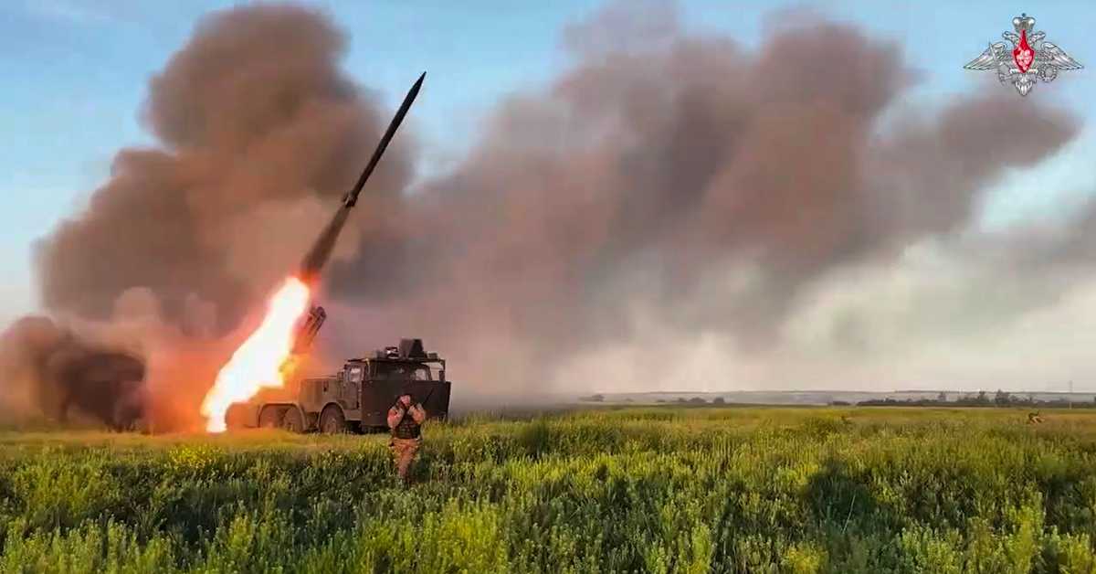 Војни врх поднео Зеленском извештај са фронтa; Русија тврди да је заузела насеље у Доњецку