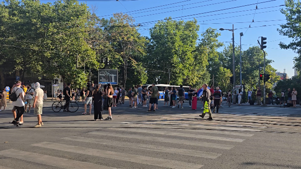 У Београду готово све саобраћајнице проходне, завршене трочасовне блокаде раскрсница у Новом Саду