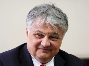 Лучић: Скандалозни напади Приштине на Телеком, боље да коначно крену у издавање 3. лиценце