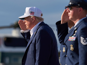 Трамп шири медијску мрежу ван Америке – стиже Истина +, Њузмакс у истом пакету