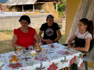 Марија, њена ћерка и сестра с новом терапијом у борби против ретке болести 