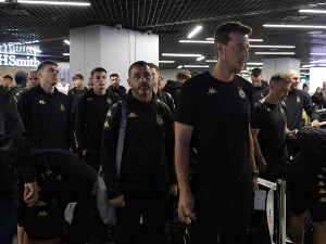 Благојевић повео 24 фудбалера на Кипар – Партизан сутра против АЕК-а (fk partizan) Благојевић повео 24 фудбалера на Кипар – Партизан сутра против АЕК-а