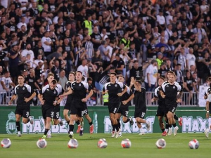 Само напред, Партизане!