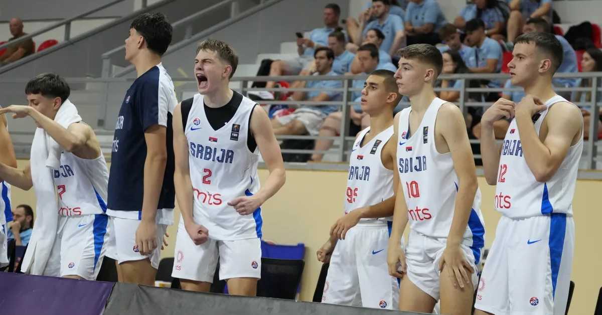 "Орлићи" против Грчке у осмини финала Евробаскета (19.00) (fiba.basketball) "Орлићи" против Грчке у осмини финала Евробаскета (19.00)