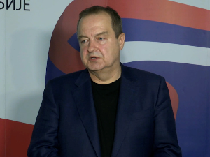 Дачић: Најмање шест повређених полицајаца, у Командни центар стигао председник Вучић