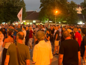 Протести и вечерас  у више градова