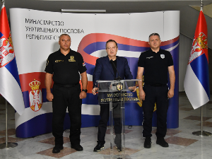 Дачић: Повређено 42 полицијска службеника, неколико теже, ухапшено 37 особа
