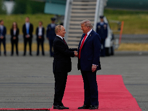 Мировни преговори на Аљасци - у току састанак Трампа и Путина