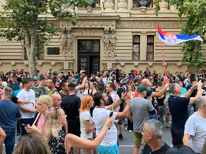 Протест у Ваљеву на позив гимназијалаца