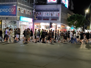 Протест у Новом Саду испред суда, скупови испред полицијских станица у више градова