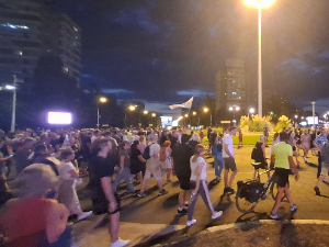 Протести на неколико локација у Београду, окупљања у више градова у Србији 