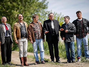 Пси лају, ветар носи, 6-11 1С 