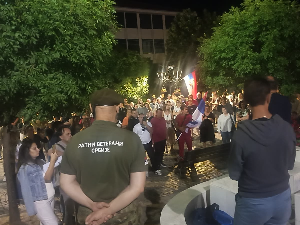 Протестна шетња у Београду, демонстранти у Лесковцу и Крагујевцу испред просторија СНС-а