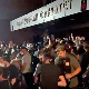 Демонстранти покушали насилно да пробију кордон испред Филозофског у Новом Саду, жандармерија их потиснула