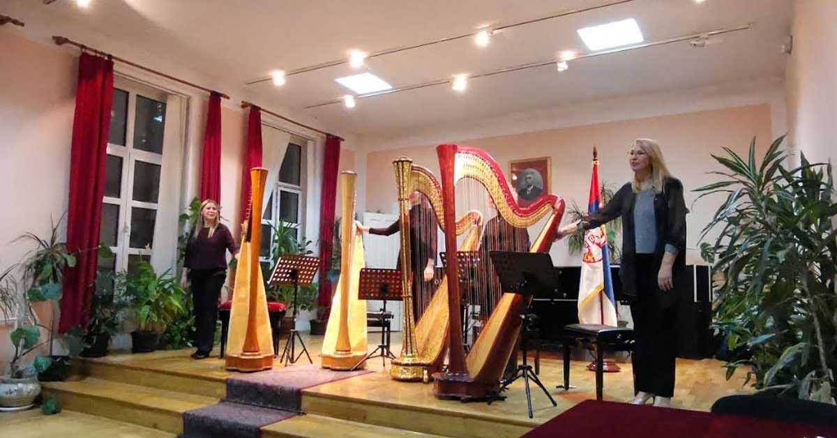 Десет година харфе у Љигу, музичка чаролија која траје Десет година харфе у Љигу, музичка чаролија која траје