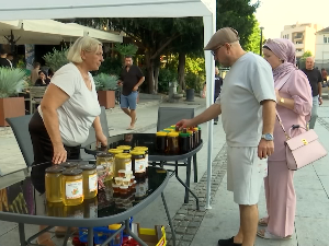 Како препознати прави мед?