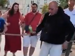 Француска бесна на мушкарца који је запалио цигарету на вечном пламену – увреда за жртве, историју и нацију