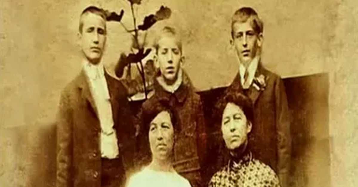 Ђаци у Великом рату Српски ђаци у Француској, 2. део Ђаци у Великом рату Српски ђаци у Француској, 2. део