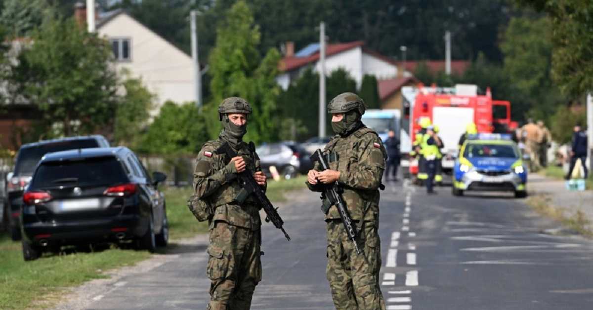 НАТО упозорио Путина – спремни смо за упаде у ваздушни простор; Русија: Дронови у Пољску дошли из Украјине (EPA / WOJTEK JARGILO ) НАТО упозорио Путина – спремни смо за упаде у ваздушни простор; Русија: Дронови у Пољску дошли из Украјине