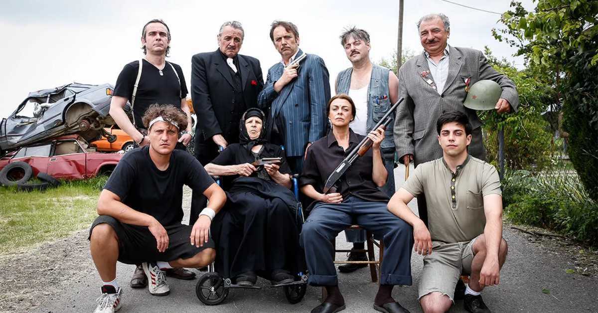 Пси лају ветар носи, 9-11