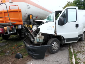 Воз који превози гас сударио се са доставним возилом у Смедереву