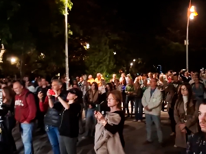 Скуп подршке студенту и пољопривредницима у Новом Саду, у Београду протест испред школе "Павле Савић" 