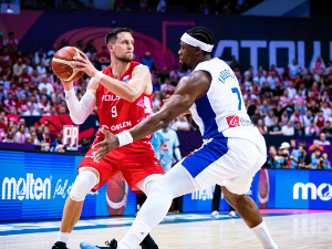 Силни Јабуселе донео Француској важну победу над Пољском (fiba.basketball) Силни Јабуселе донео Француској важну победу над Пољском