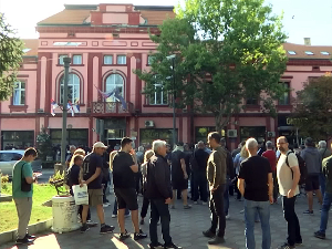 Прекинута седница Скупштине Зајечара, бачена димна бомба