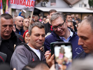 Вучић: Народ био жртва блокада и малтретирања, успели смо да превазиђемо најтеже време