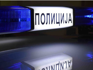  Украли новчаник са платним картицама из торбе Крушевљанке и на банкомату скинули новац са рачуна 