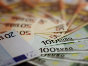 Како се дели 300 милиона евра из Акционарског фонда и да ли ће новац од акција бити подељен пре законског рока крајем 2027?