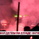 Моткама и деловима ограде на полицију